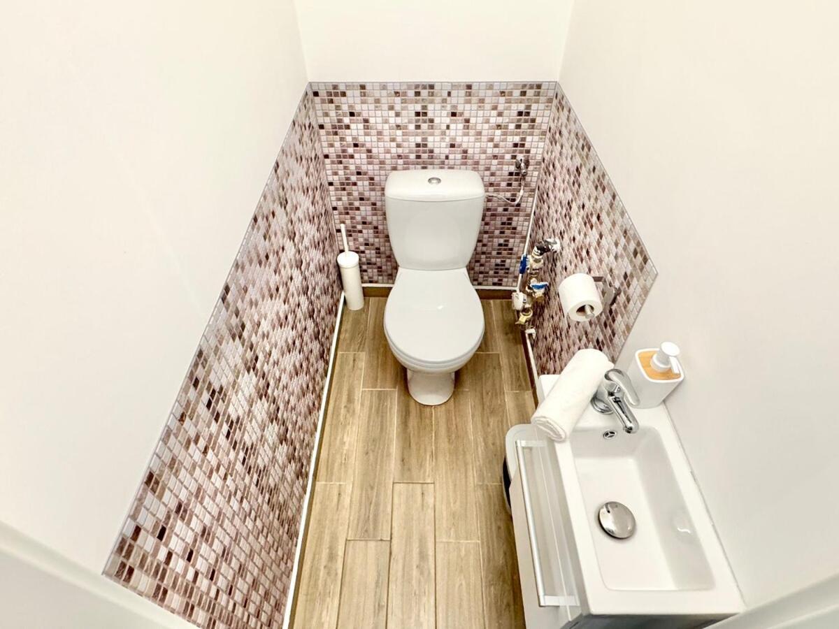 K87 Renovated 6br Apartment