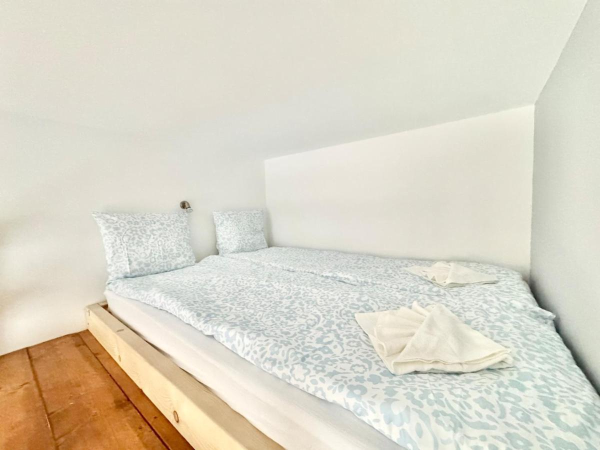 K87 Renovated 6br Apartment Budapest