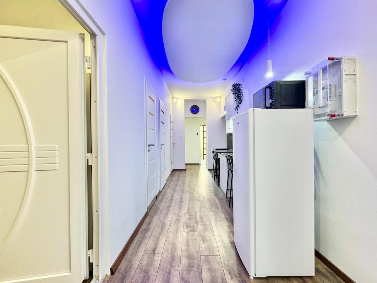Apartment K87 Renovated 6br